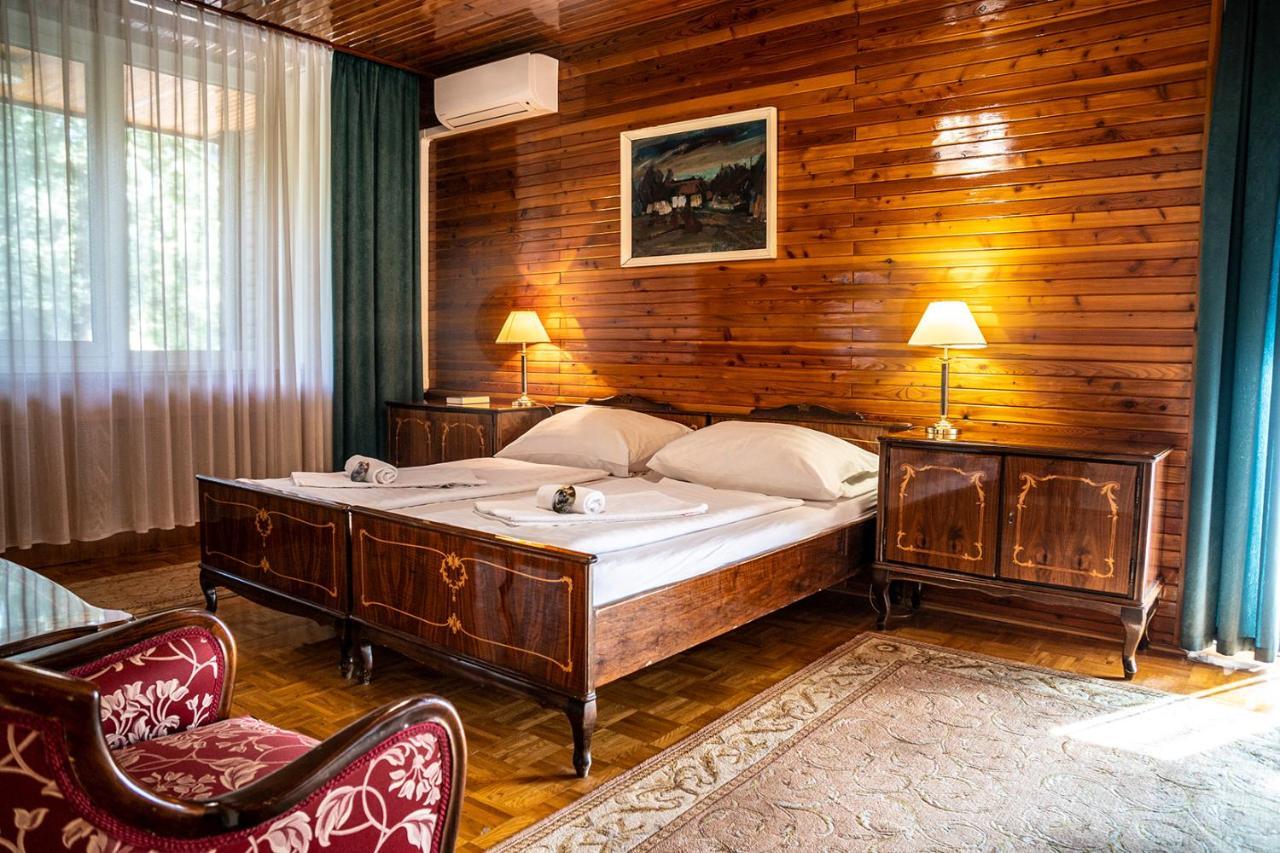Ózoon Hotel Nyíregyháza Buitenkant foto