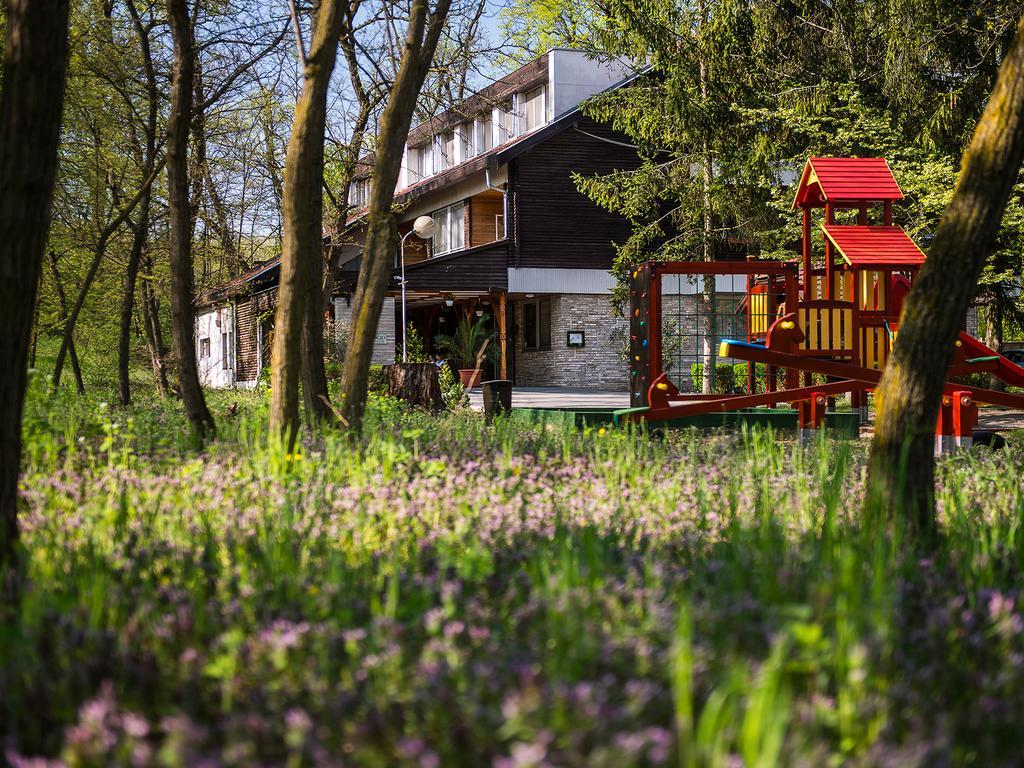 Ózoon Hotel Nyíregyháza Buitenkant foto