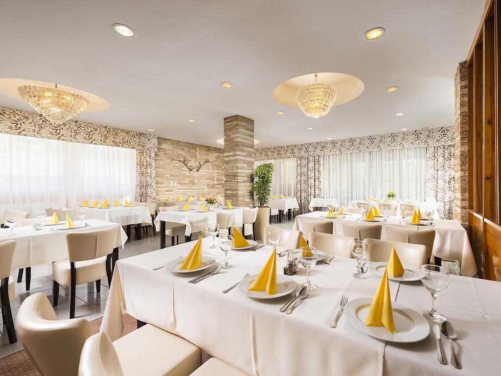Ózoon Hotel Nyíregyháza Buitenkant foto