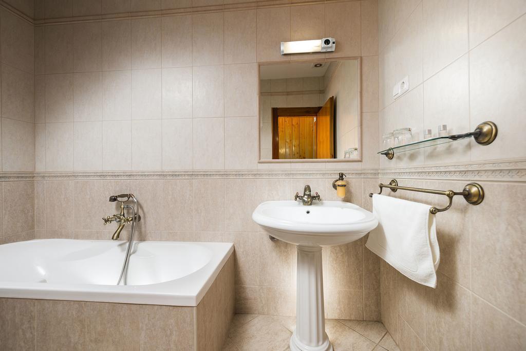 Ózoon Hotel Nyíregyháza Buitenkant foto